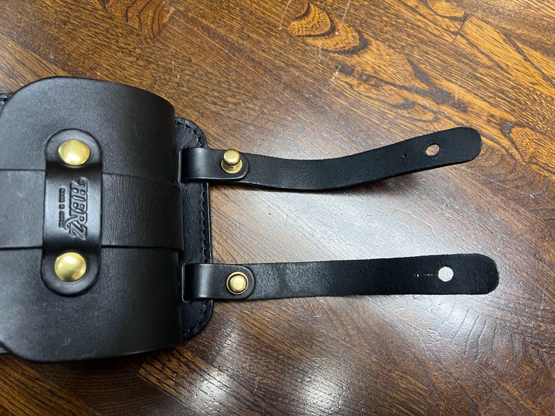 革工房HERZ レザーベルトポーチ　BLACK