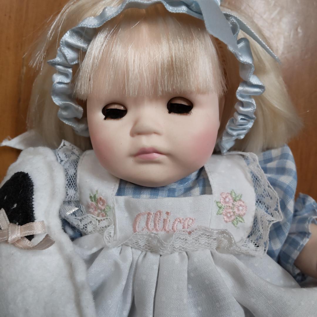 人形　コレクションドール　水色系