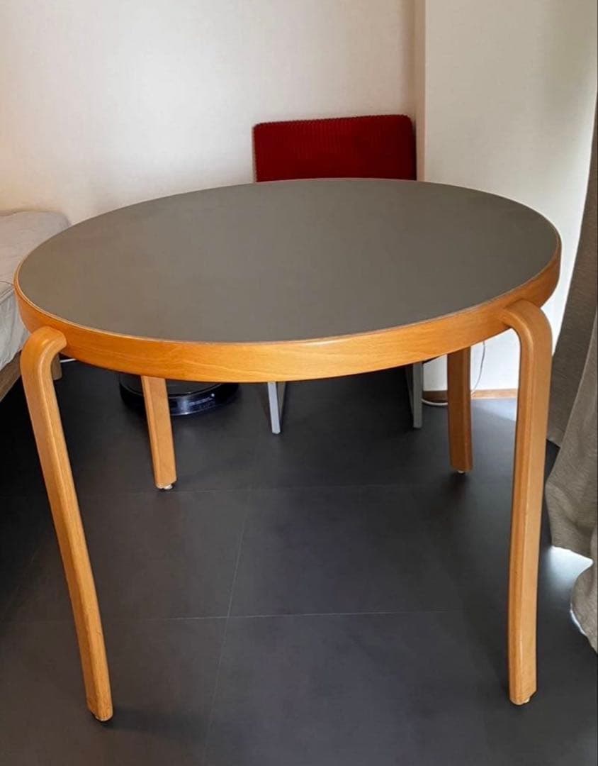 MAGNUS OLESEN マグナスオルセン ダイニングテーブル