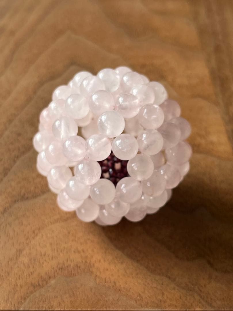 バッキーボール　ローズクォーツ　ガーネットバッキーボール入り