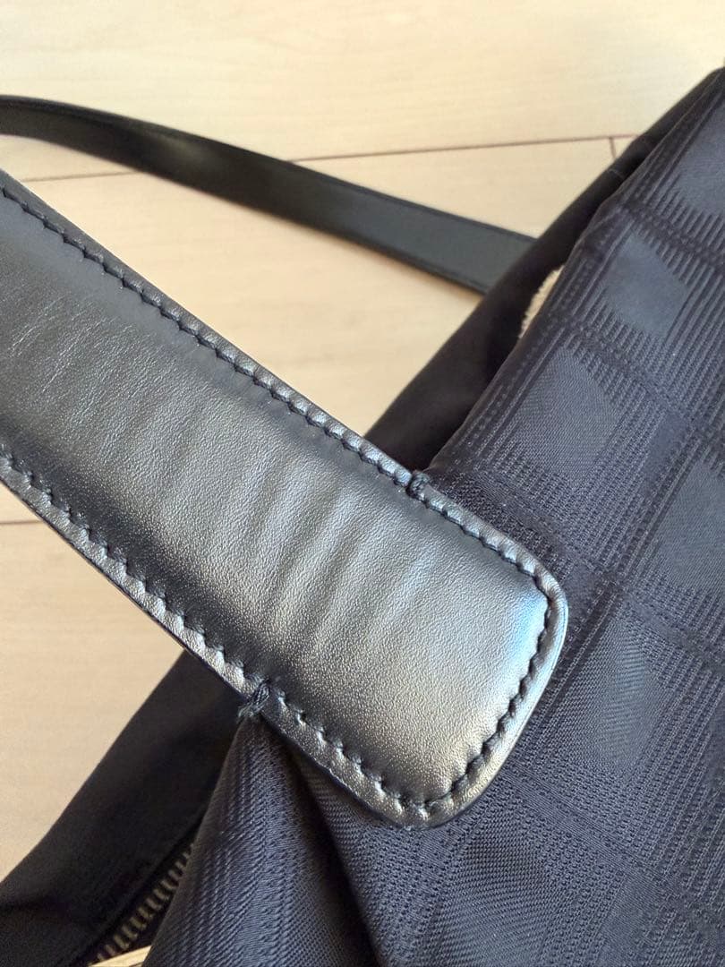 シャネルニュートラベルラインプラック トートバッグナイロンレザー