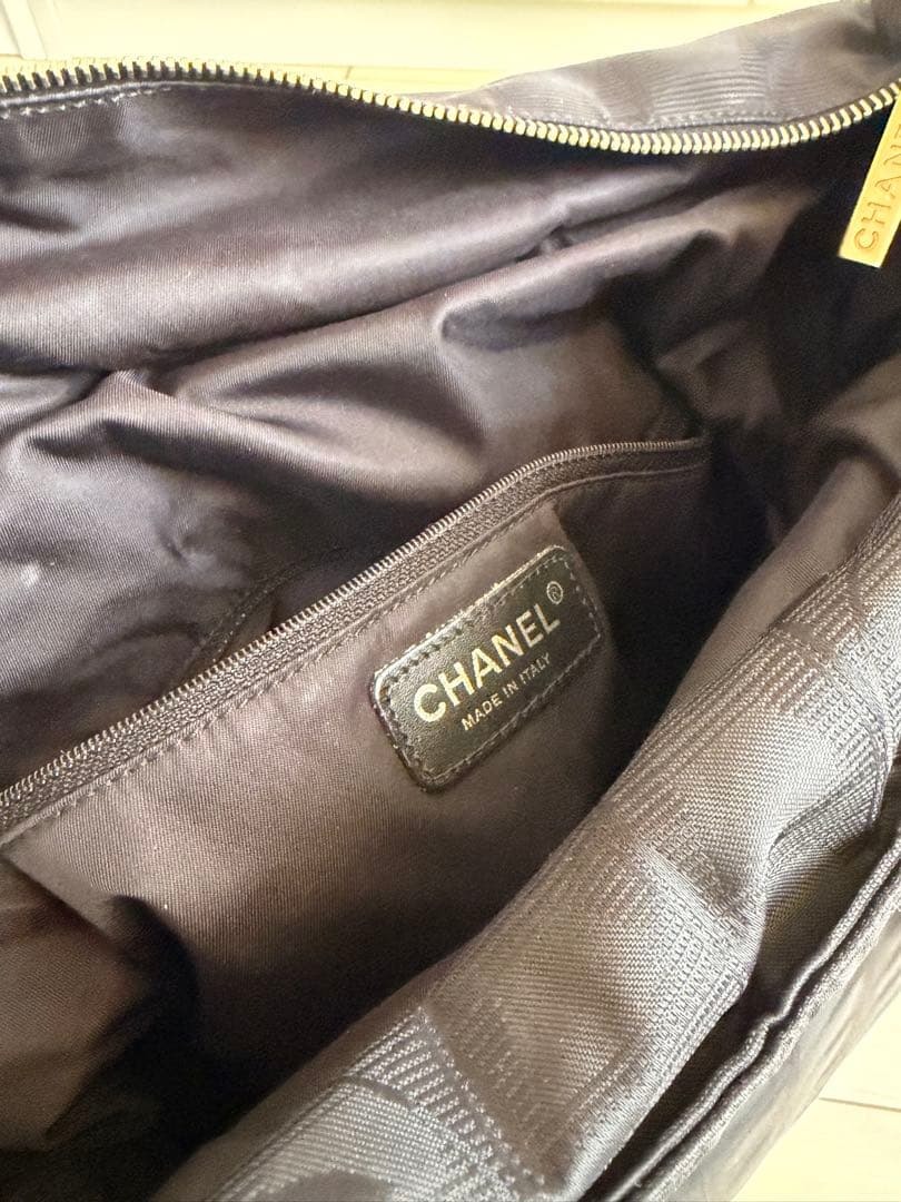 シャネルニュートラベルラインプラック トートバッグナイロンレザー