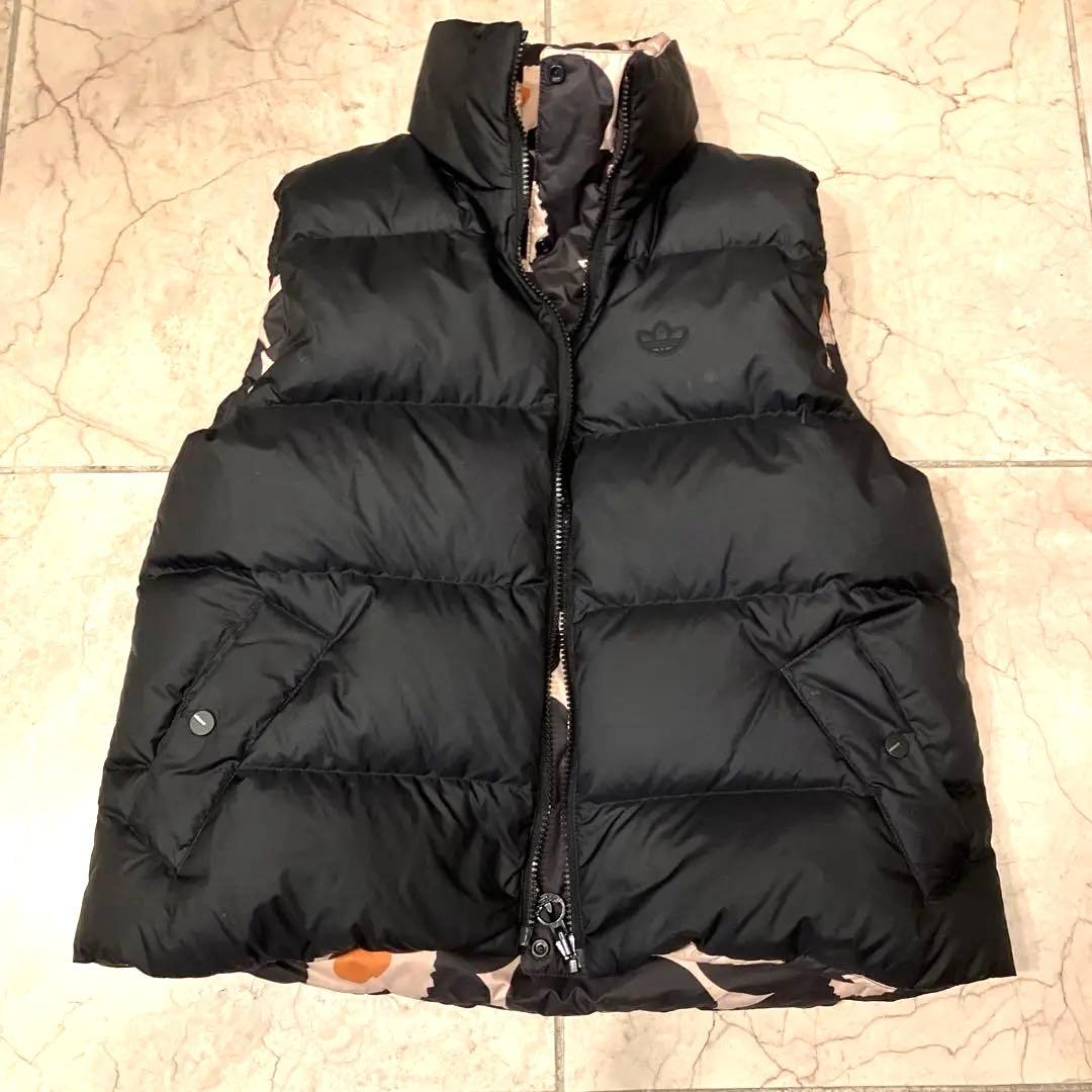 adidas marimekko コラボ ダウンベスト ブラック