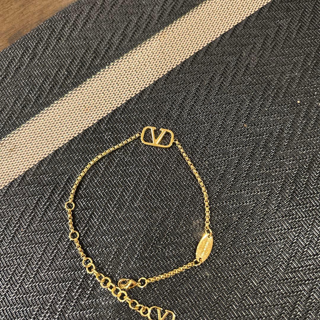 ヴァレンティノ Vロゴ シグネチャー ブレスレット
