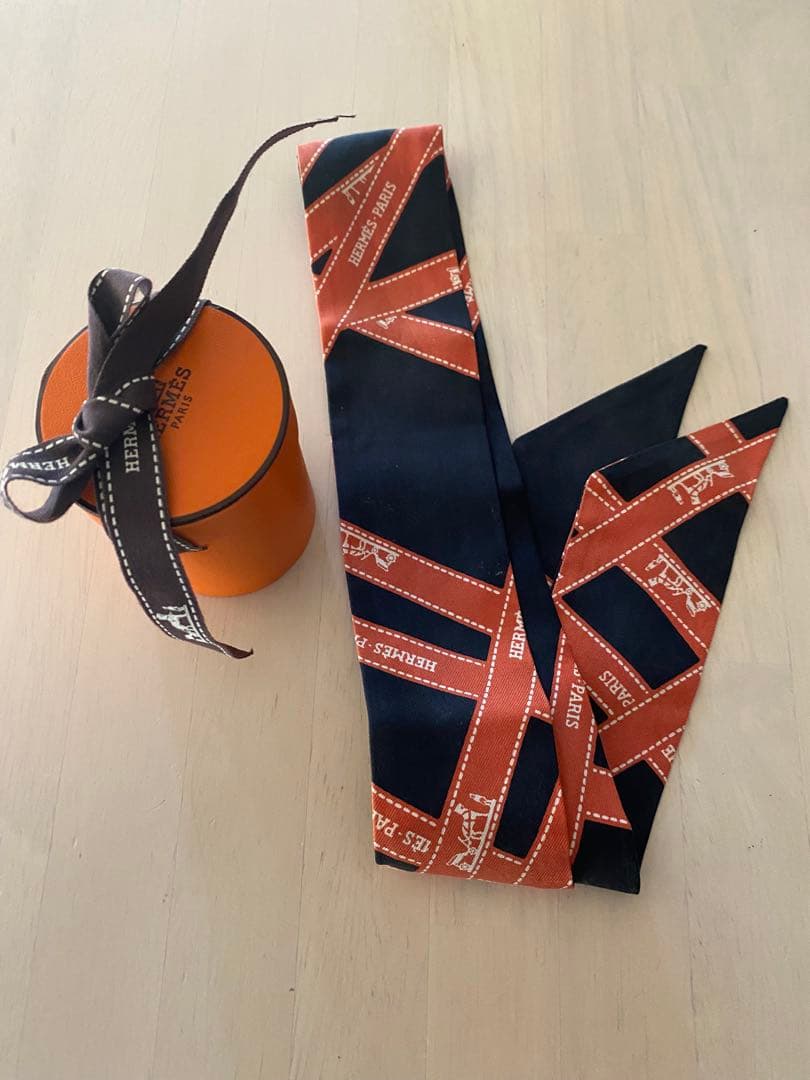 エルメス ツイリー ブラック✖️オレンジ　　　リボン柄　　ボルデュック