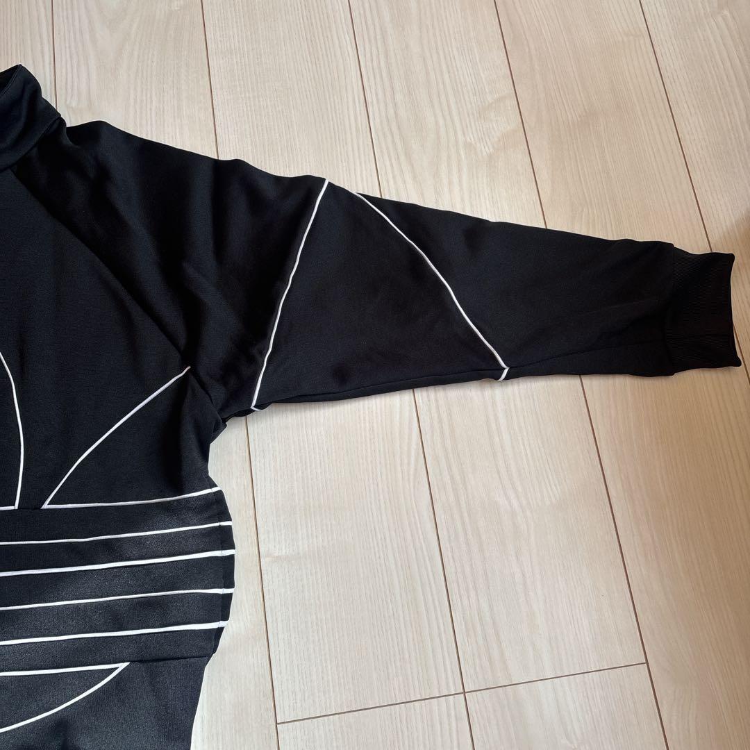 〈adidas〉ビッグ トレフォイル アウトライン トラックトップ&パンツセット