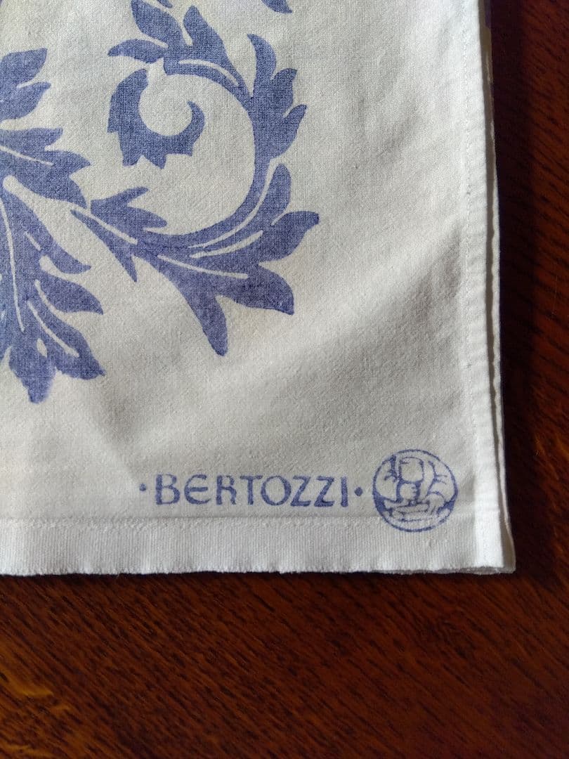 BERTOZZI 　テーブルクロス