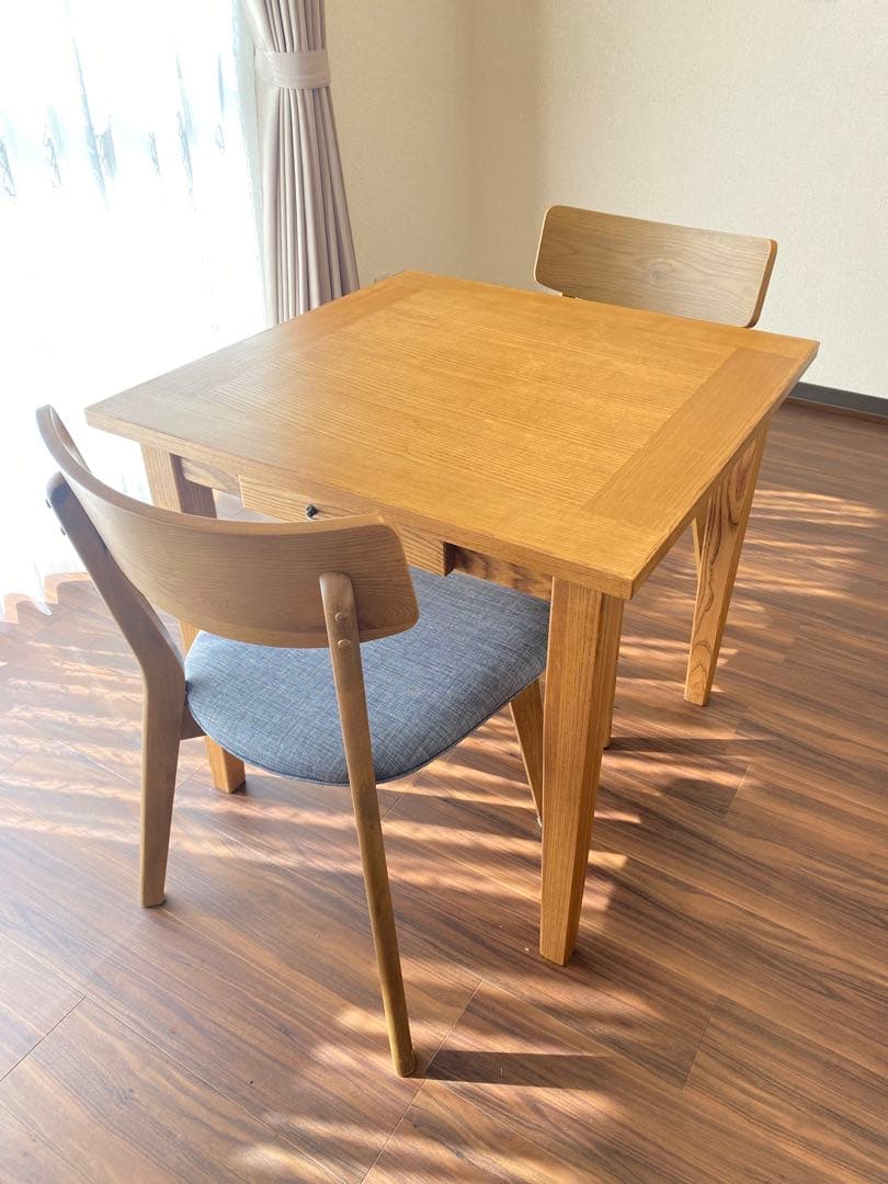 nora. ファッジ　ダイニングテーブル