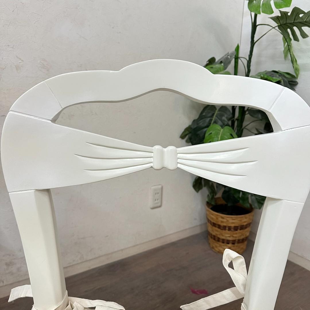 【新品・未使用】 ヨーロピアン調　白家具　チェアー　リボンデザイン 完成品