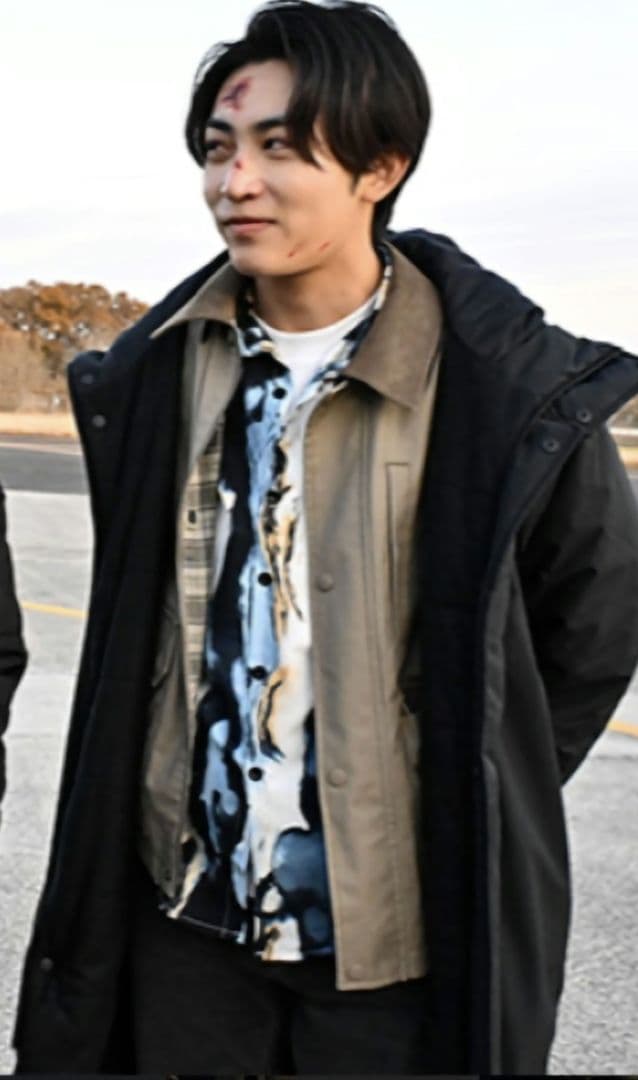 仮面ライダーヴァレン　辛木田絆斗　着用衣装