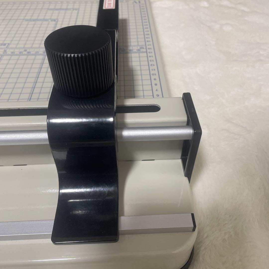 ダイシン商業　業務用　ペーパーカッター DS-858A4 17kg 裁断機