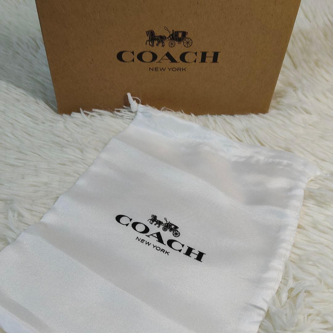 新品✨COACH ブラック レザー 二つ折り 財布 シンプル