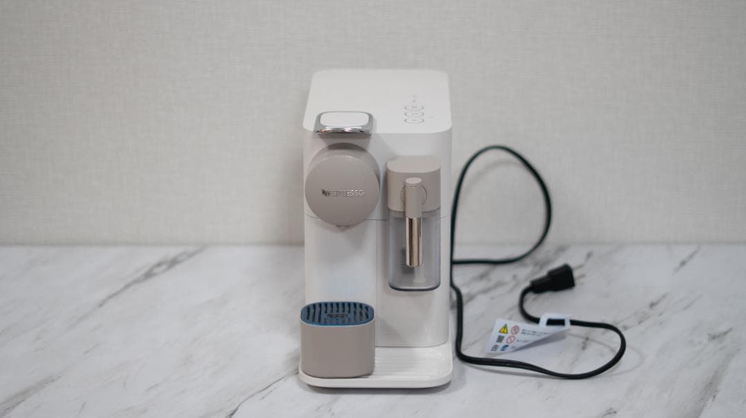 ネスプレッソ　ラティシマ・ワン　シルキーホワイト