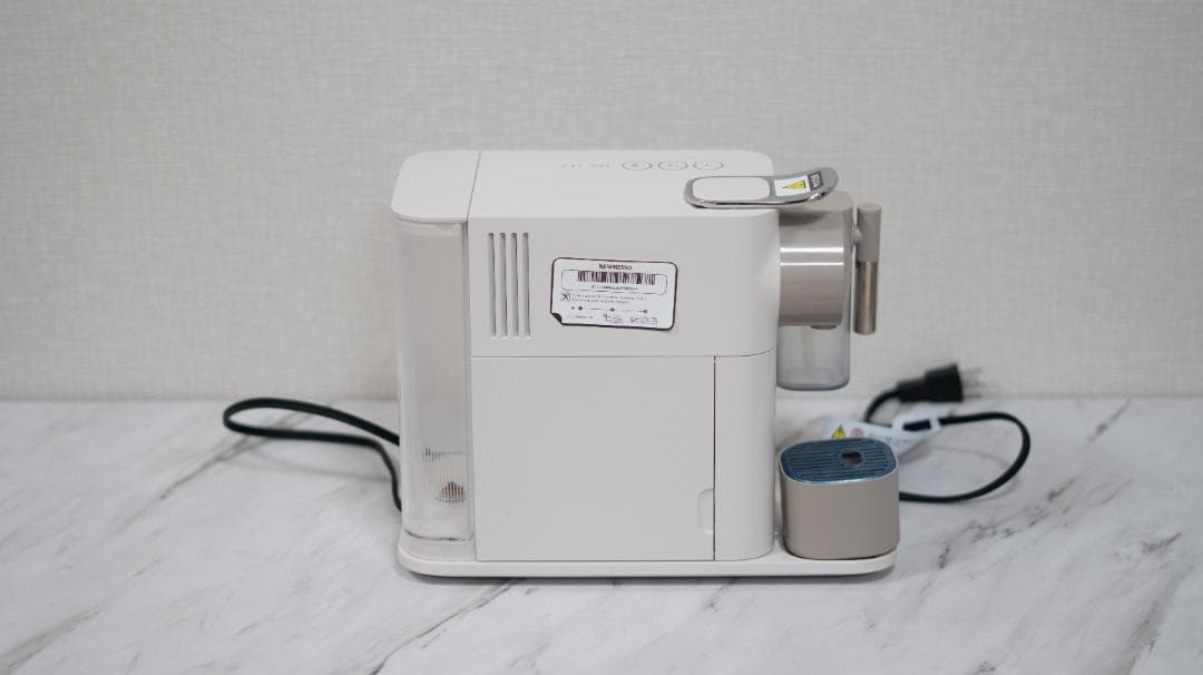 ネスプレッソ　ラティシマ・ワン　シルキーホワイト