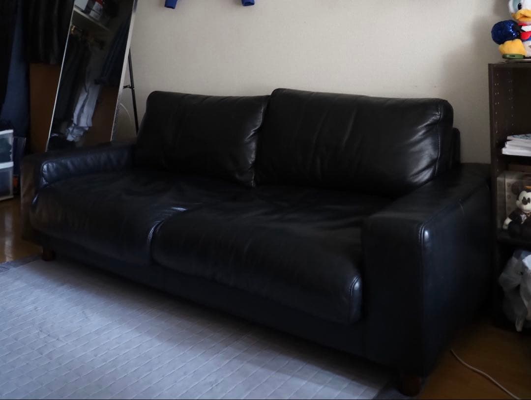 ブラックレザー3人掛けソファ
