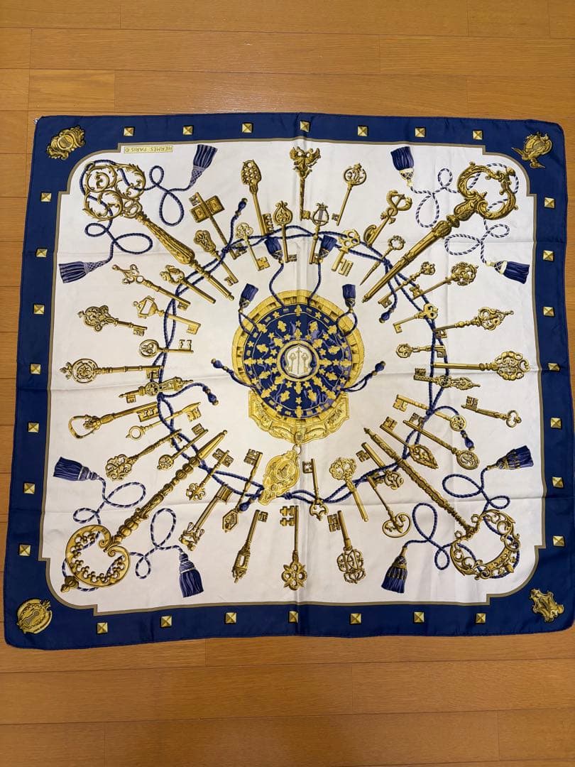 最終値下げ　美品　HERMES エルメス カレ90 鐙の幻想 スカーフ シルク