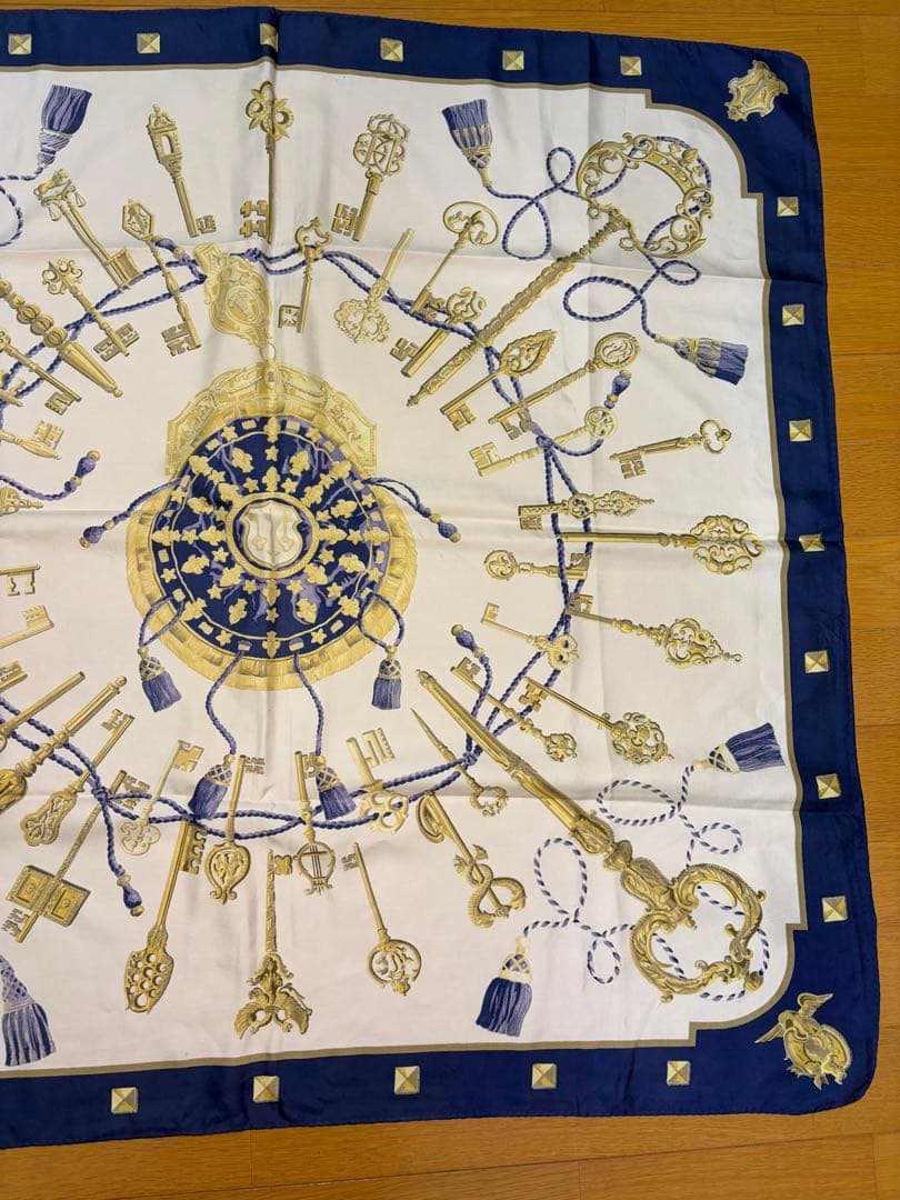 最終値下げ　美品　HERMES エルメス カレ90 鐙の幻想 スカーフ シルク