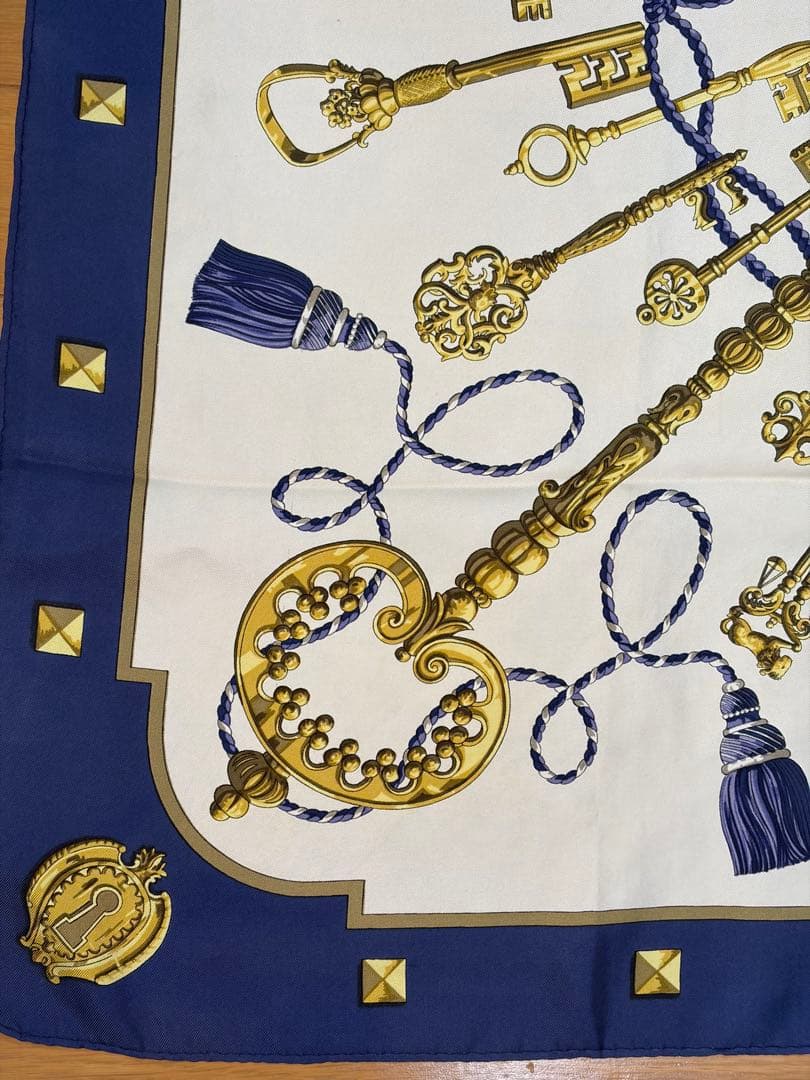 最終値下げ　美品　HERMES エルメス カレ90 鐙の幻想 スカーフ シルク