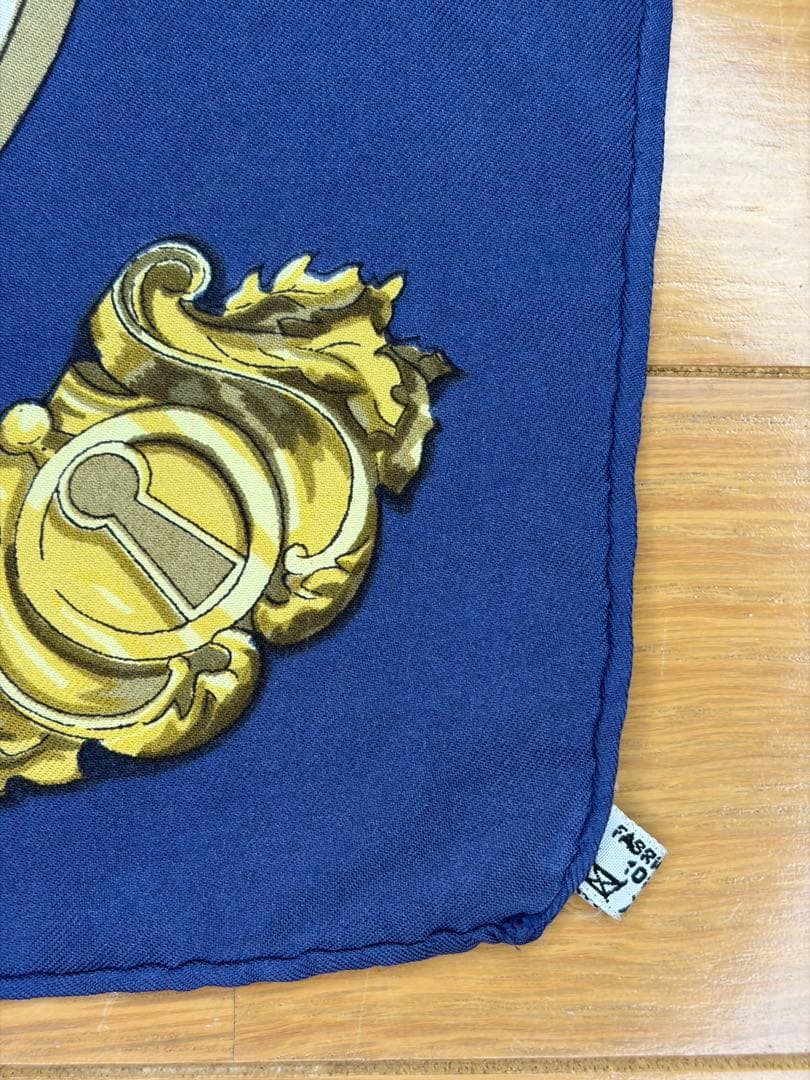 最終値下げ　美品　HERMES エルメス カレ90 鐙の幻想 スカーフ シルク