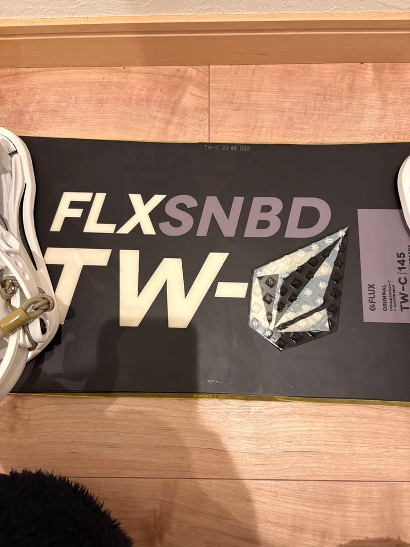 FLUX SNBD スノーボード ホワイト/ブラック　UNIONビンディング付