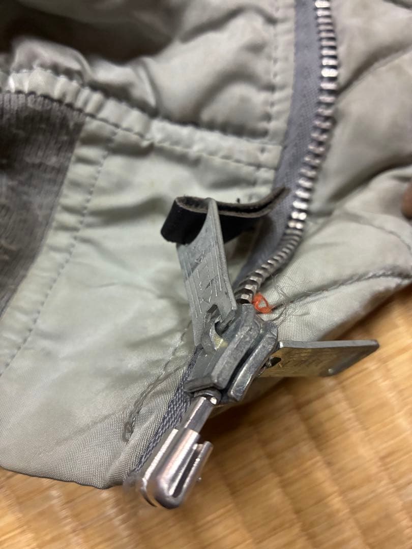 ALPHA社製　MA-1フライトジャケット　LARGEサイズ　黄ばみ、ほつれ有り