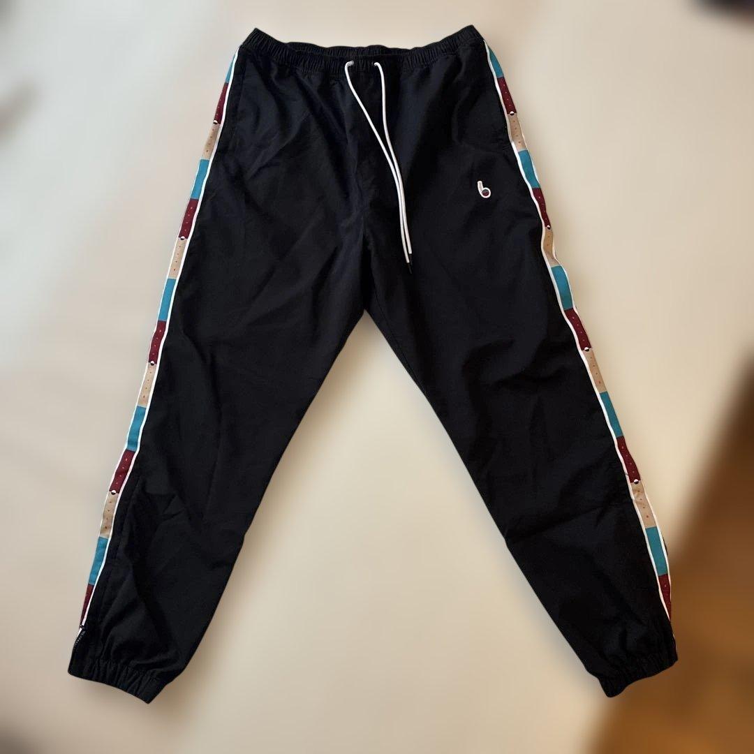 カラフルストライプ ブラックジャージパンツ