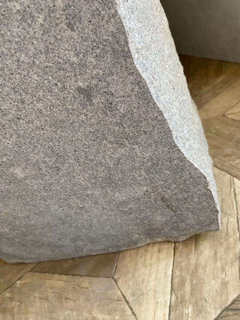 石の傘立て　御影石　石