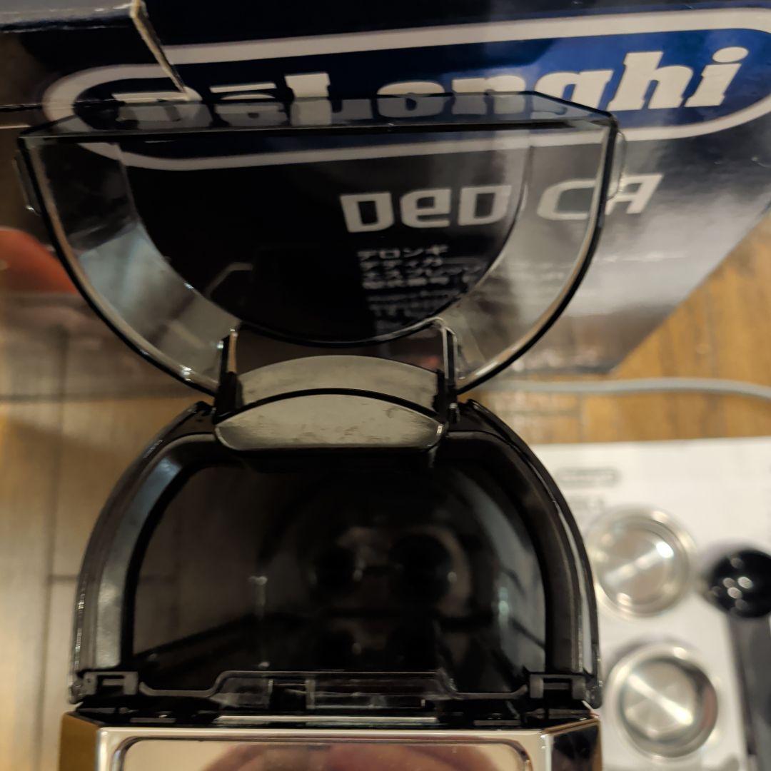 デロンギ　エスプレッソ・カプチーノメーカー　デディカ　EC680R