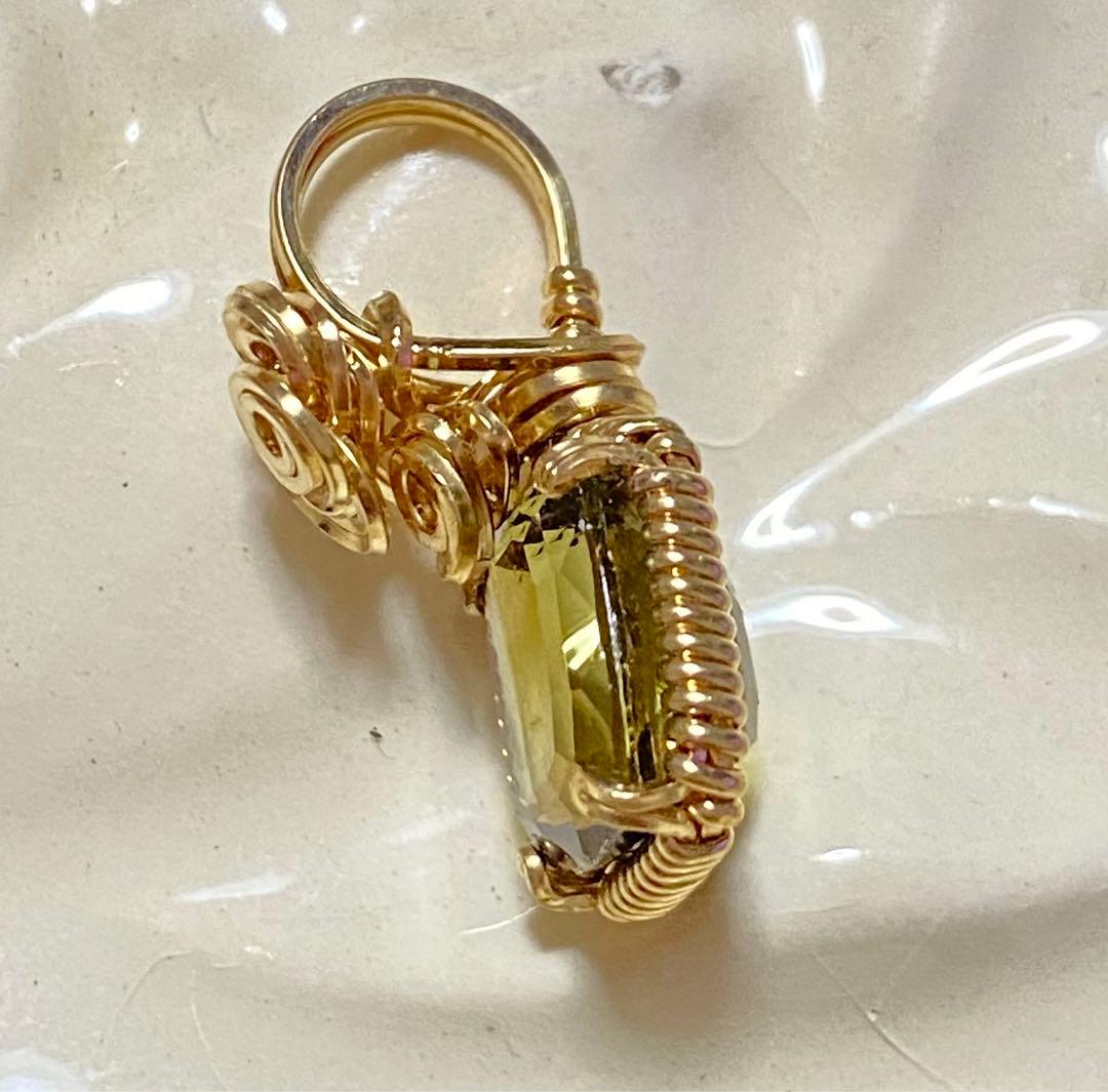 ハンドメイドペンダントトップ⭐︎アンダリュサイト　十六夜