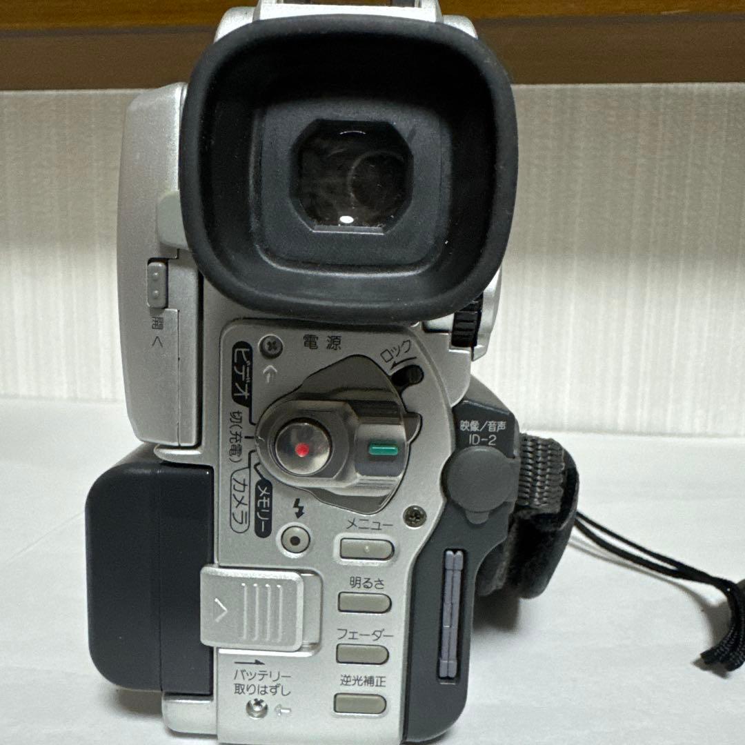 ビデオカメラ SONY Handycam 120x Carl Zeiss DCR-PC110