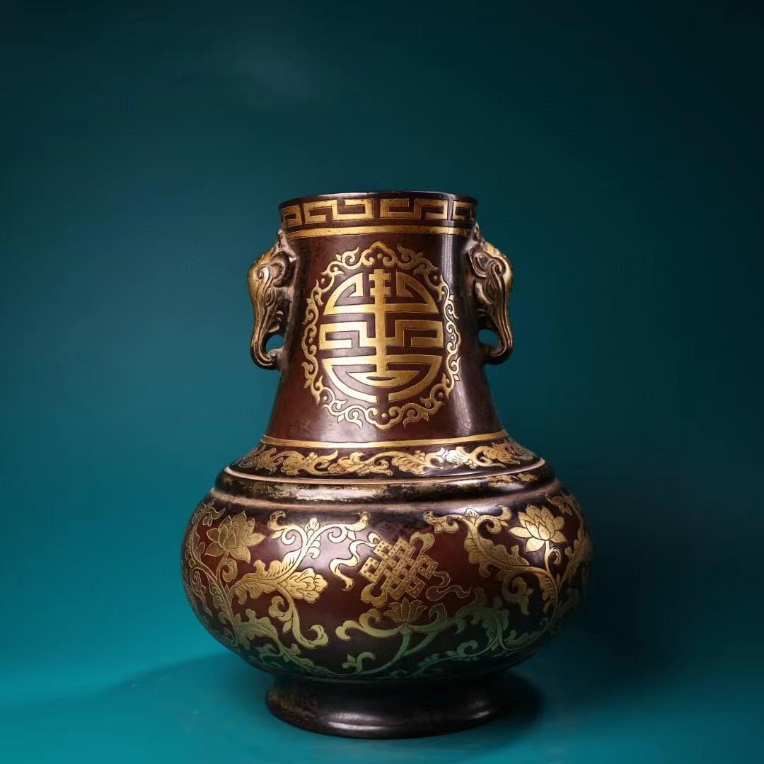 中国古美術・旧蔵鏨刻鎏金の吉祥八宝花瓶・純銅细密彫・全浮彫・置物・茶道具・文房具