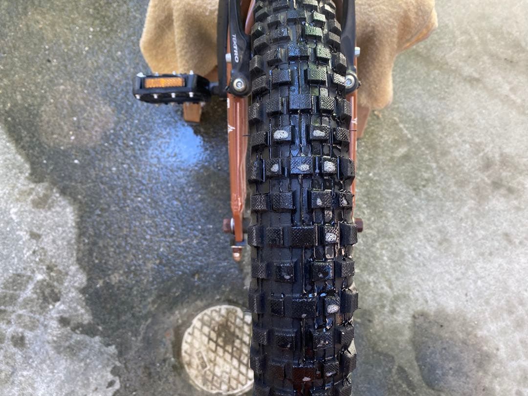 20インチ ブラウン トライアルバイク