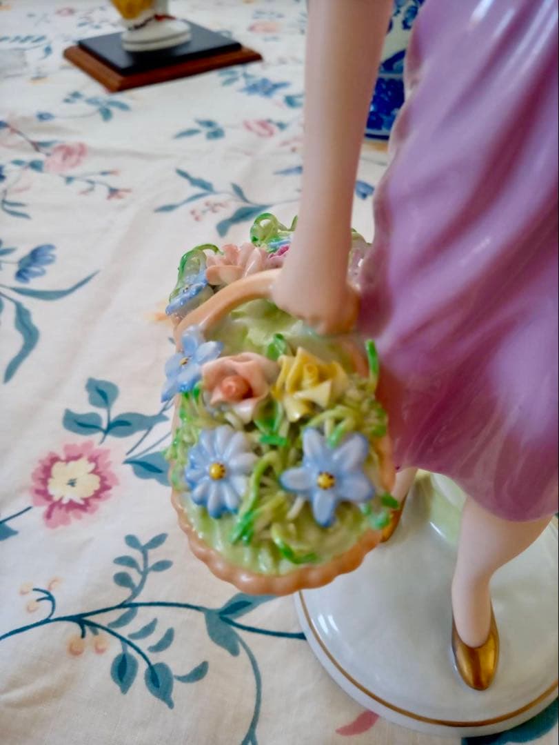 ロイヤルダックス　チェコ　フィギュリン　陶器　人形　置物