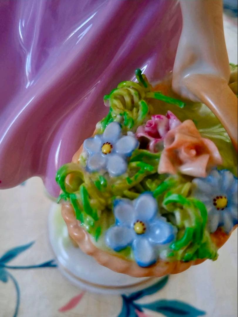 ロイヤルダックス　チェコ　フィギュリン　陶器　人形　置物