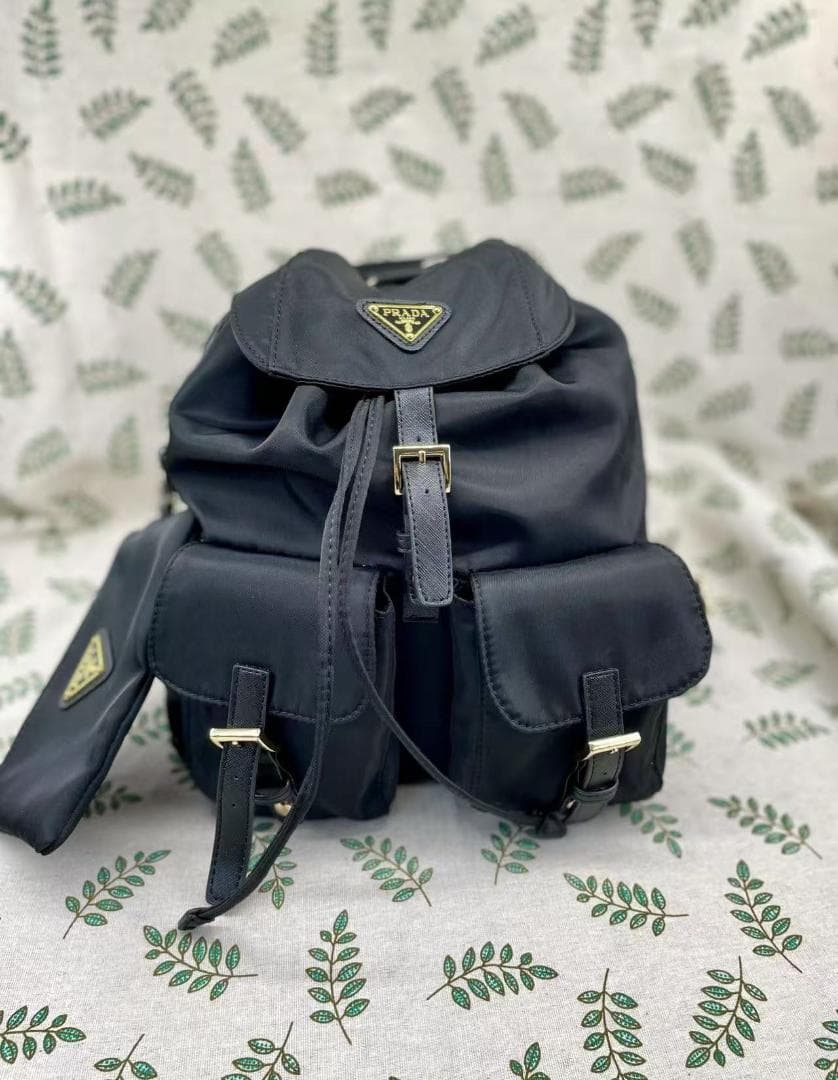 PRADA プラダ リュック バックパック 三角ロゴプレート ナイロン