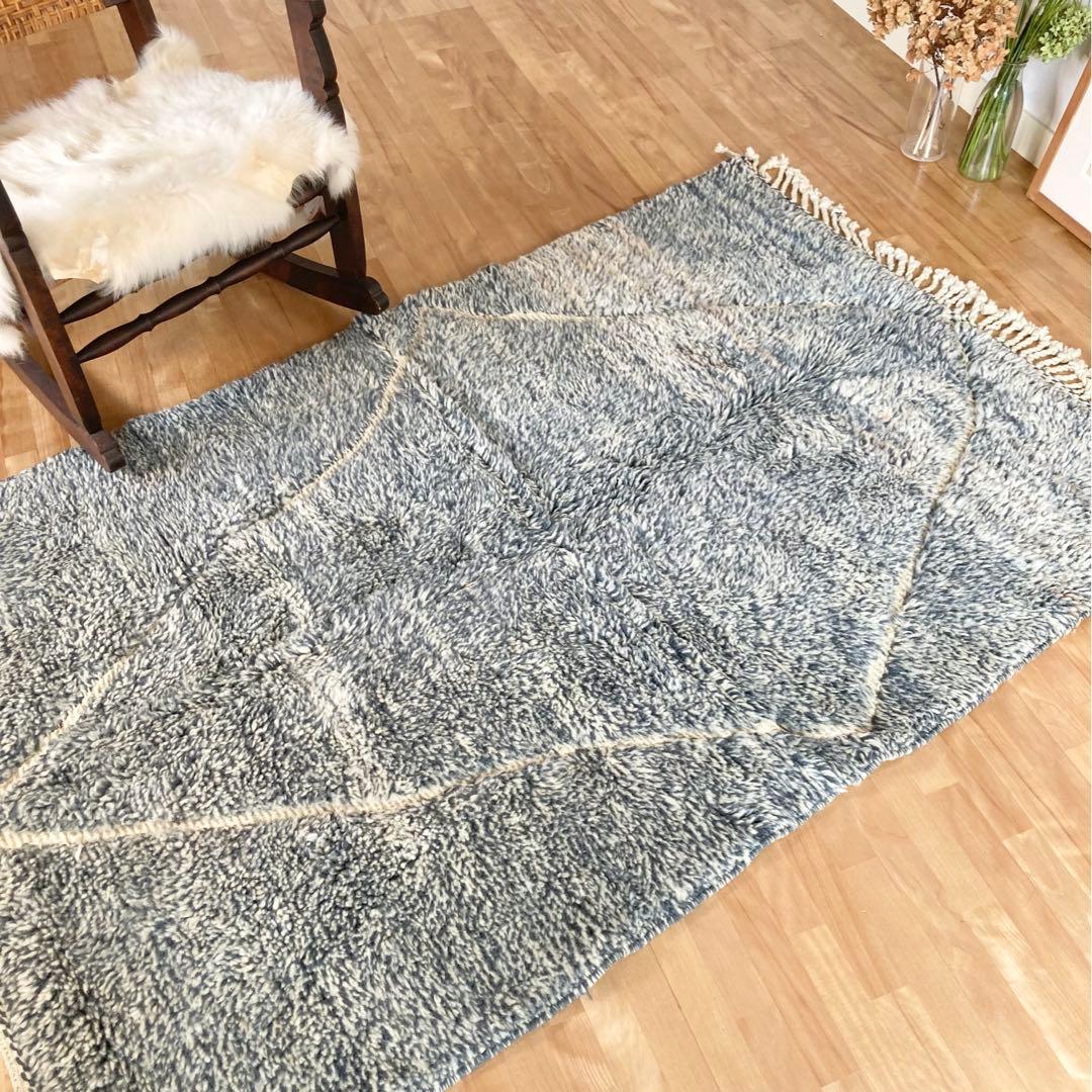 【新品美品】モロッコ ベニワレンラグ 手織り 一点物　ナチュラルインテリア