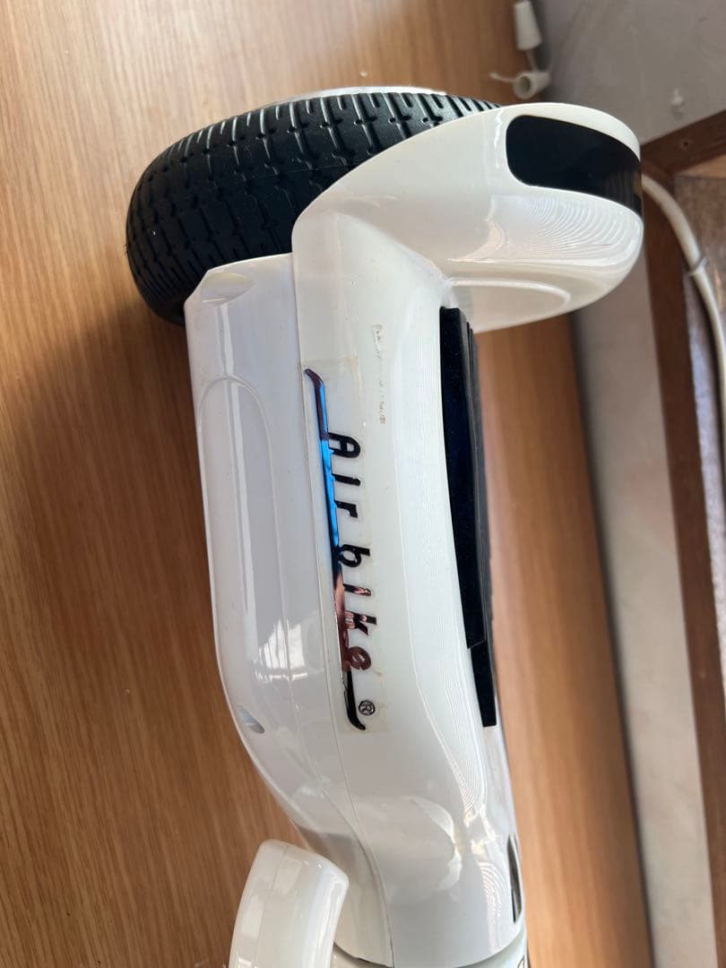 Air Bilt 電動スケートボード ホワイト 8インチ