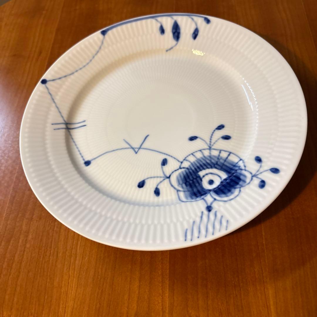 [新品]   ブルーフルーテッドメガプレート　箱付