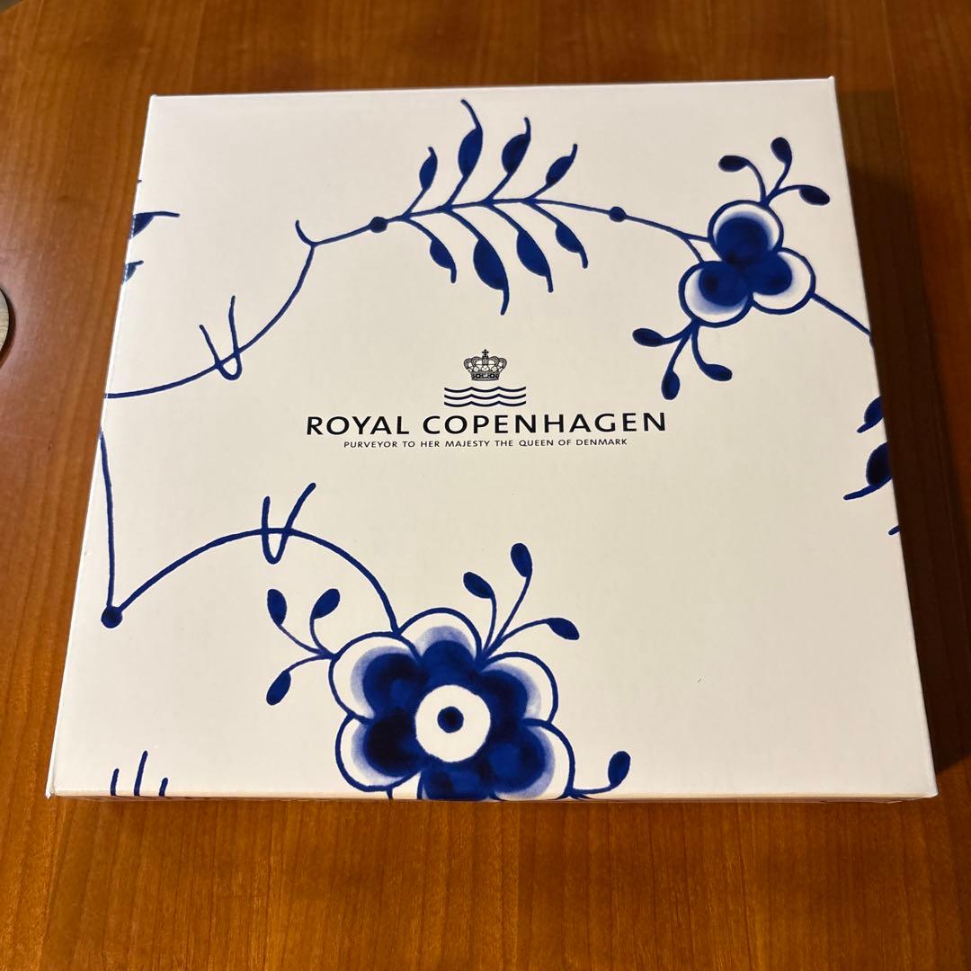 [新品]   ブルーフルーテッドメガプレート　箱付