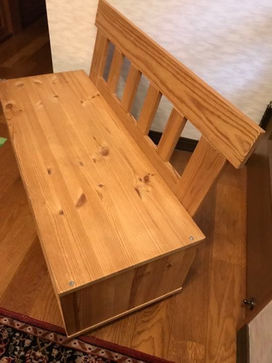 ベンチ　椅子。