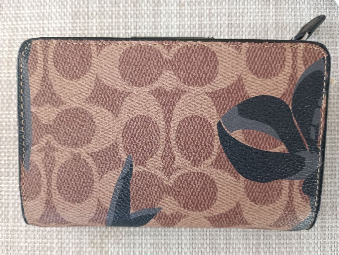 ＣOACH 二つ折り財布 フラワーパターン