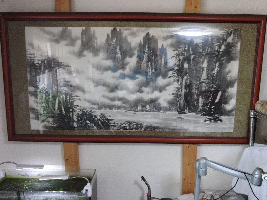 壁掛け式、額装水墨画。