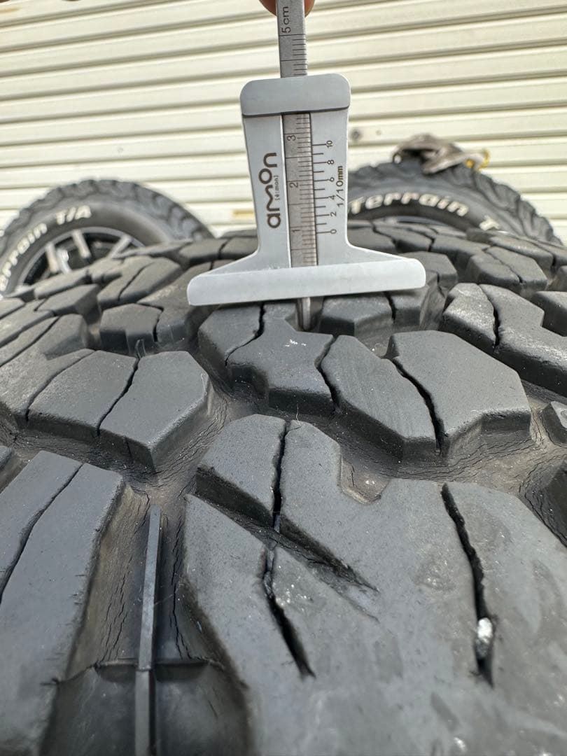 【送料込み】ランクルプラド　17インチタイヤホイールセット RAYS