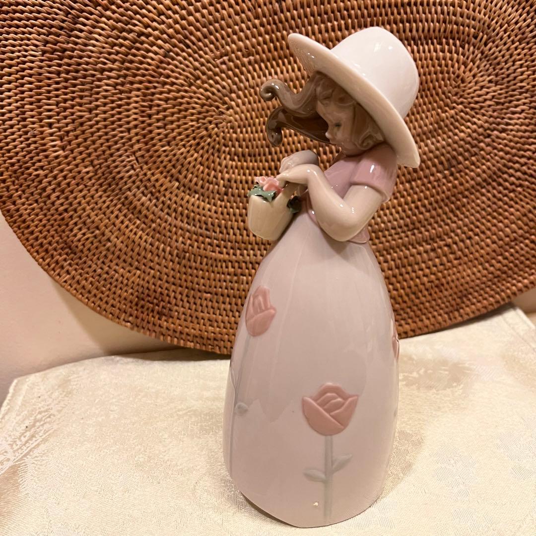 【保証書付き】リヤドロ バラ色の服を着た少女  LLADRO