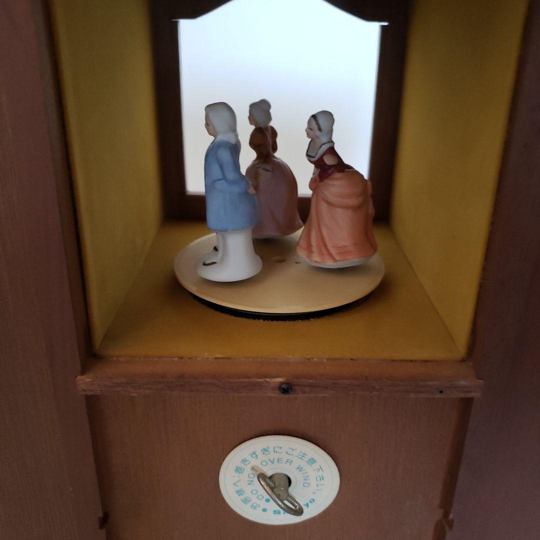 ミュージカルボックス　オルゴール付きアクセサリーケース　人形付き