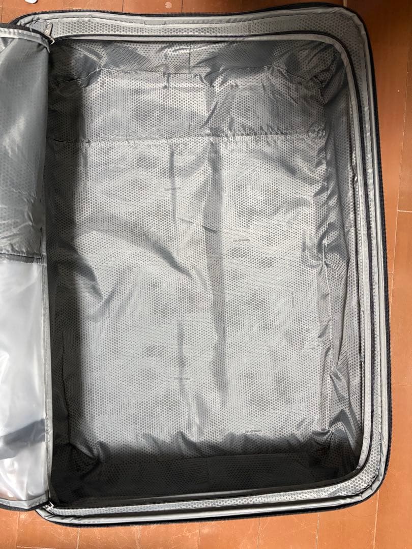 Samsonite サムソナイト 大型スーツケース（158cm以内）グレー