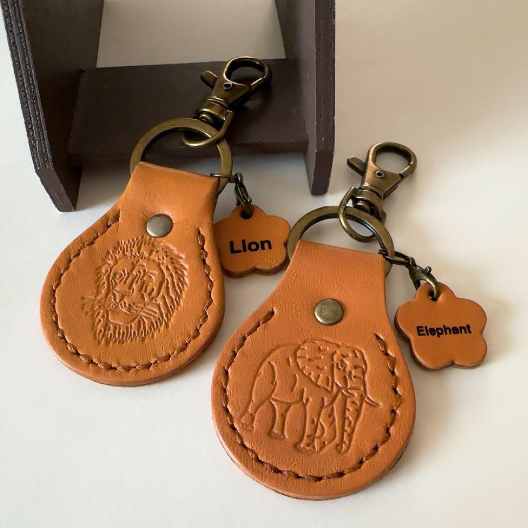 革のキーホルダー