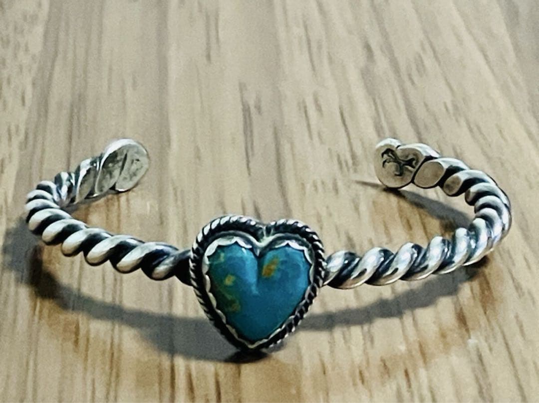 ナバホ族 Navajo バングル ハート インディアンジュエリー ブレスレット