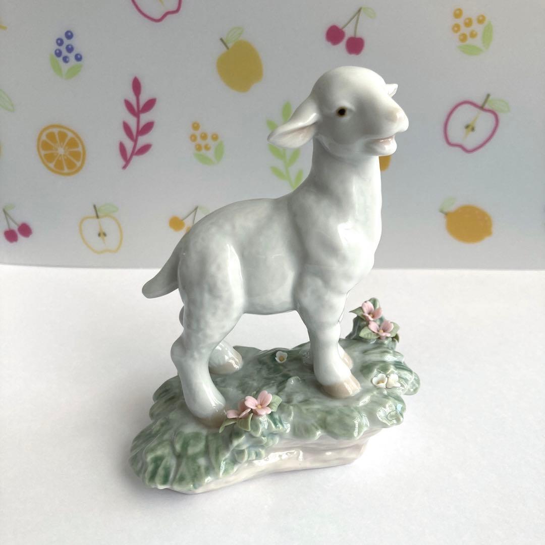 リヤドロ　仔羊　動物　フィギュア　フィギュリン　人形　置物　陶器　インテリア小物