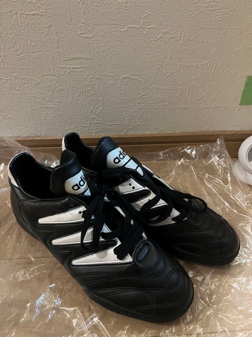 adidas サッカーシューズ ブラック/ホワイト　ヴィンテージ　90年代